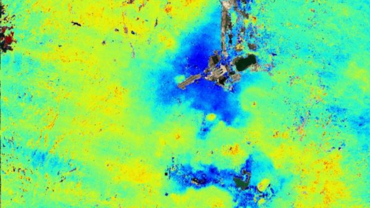 NASA: "Las zonas de la región que presentan un hundimiento superior a 2 centímetros mensuales se muestran en azul oscuro". NASA: "Las zonas de la región que presentan un hundimiento superior a 2 centímetros mensuales se muestran en azul oscuro".