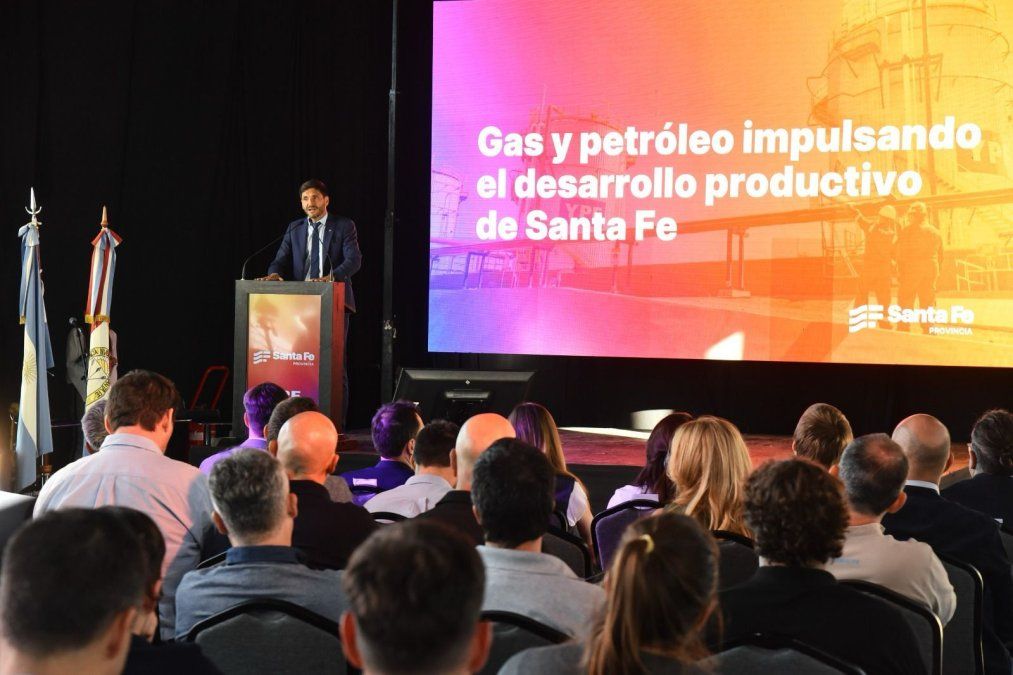 El gobernador provincial, Maximiliano Pullaro, aseguró que la Mesa de Gas, Petróleo y Minería es una apuesta muy importante.&nbsp;