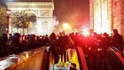 altText(Francia: Incidentes y los jugadores no saludarán a la gente)}