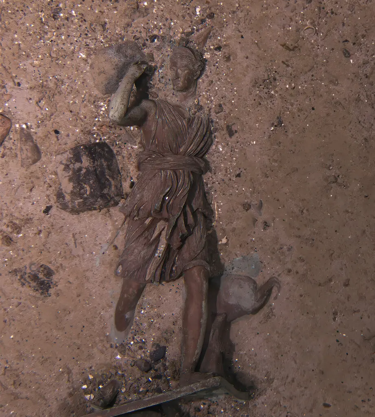La estatua de bronce “Diana de Versalles” fue fotografiada este verano por RMS Titanic Inc. La pieza estuvo alguna vez en el salón de primera clase del barco. La estatua de bronce “Diana de Versalles” fue fotografiada este verano por RMS Titanic Inc. La pieza estuvo alguna vez en el salón de primera clase del barco. 