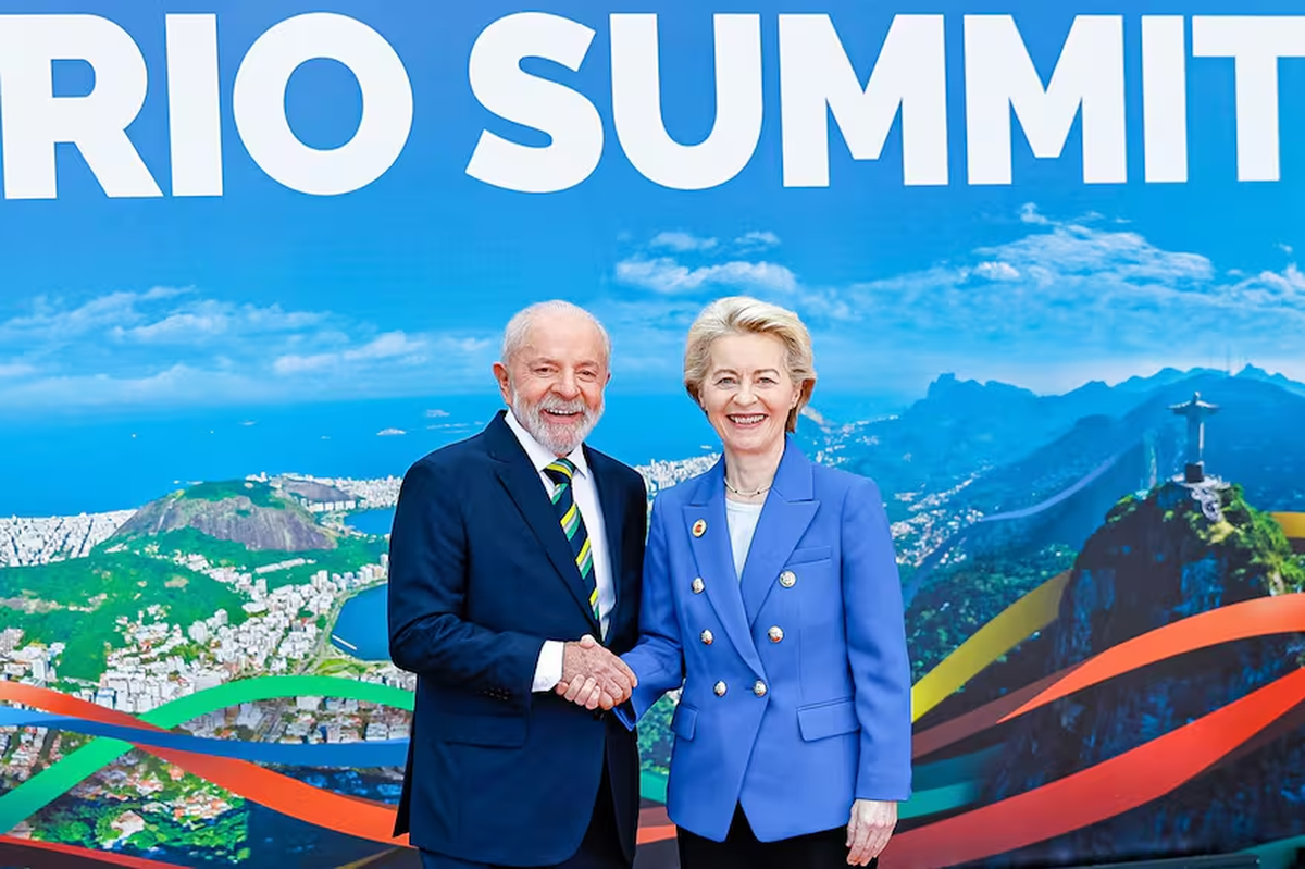 El presidente de Brasil, Lula da Silva y la presidenta del Consejo Europeo, Ursula Von der Leyen, en el reciente encuentro del G20 en Río de Janeiro | Reuters El presidente de Brasil, Lula da Silva y la presidenta del Consejo Europeo, Ursula Von der Leyen, en el reciente encuentro del G20 en Río de Janeiro | Reuters