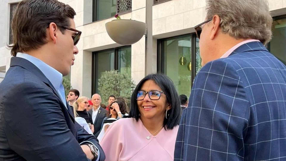 Jorge Giménez Ochoa, titular de la FVF, junto a Delcy Rodríguez, presidenta a cargo de Venezuela Jorge Giménez Ochoa, titular de la FVF, junto a Delcy Rodríguez, presidenta a cargo de Venezuela