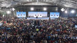 La militancia kirchnerista recordó a Perón en un acto cruzado por la renuncia del ministro de Economía, Martín Guzmán