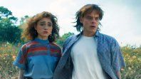Natalia Dyer y Charlie Heaton, pareja en la ficción y en la vida real, protagonizan la escena más discutida del volumen 2. Natalia Dyer y Charlie Heaton, pareja en la ficción y en la vida real, protagonizan la escena más discutida del volumen 2.