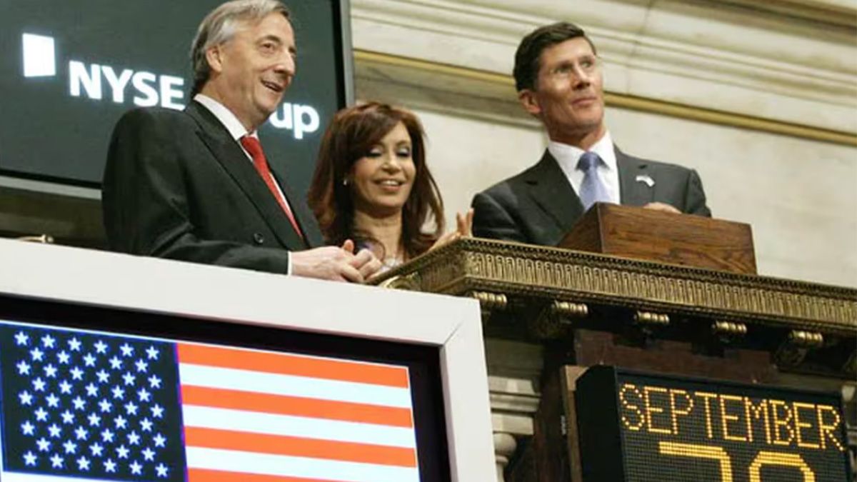 Néstor Kirchner y Cristina Fernández en Wall Street, en 2006. Néstor Kirchner y Cristina Fernández en Wall Street, en 2006.