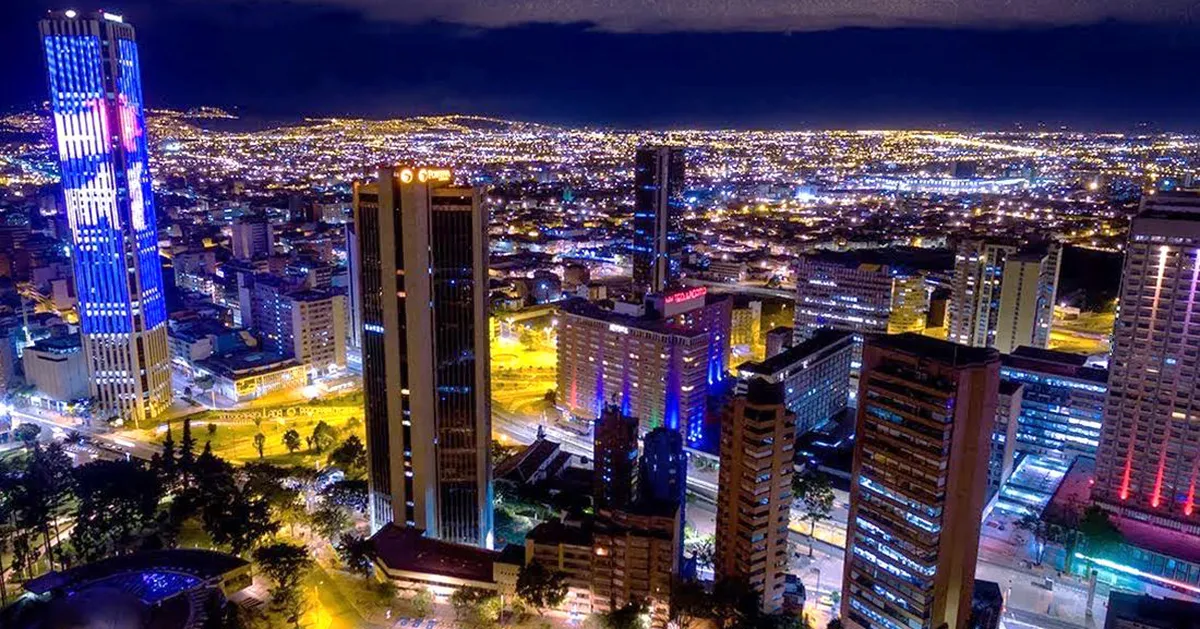 La increíble capital colombiana con imperdibles vistas nocturnas.