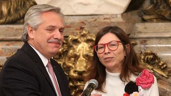 Batakis, la fugaz ministra de Alberto Fernández, quedó en el ojo de la tormenta tras el escándalo en el Banco Nación. Batakis, la fugaz ministra de Alberto Fernández, quedó en el ojo de la tormenta tras el escándalo en el Banco Nación.