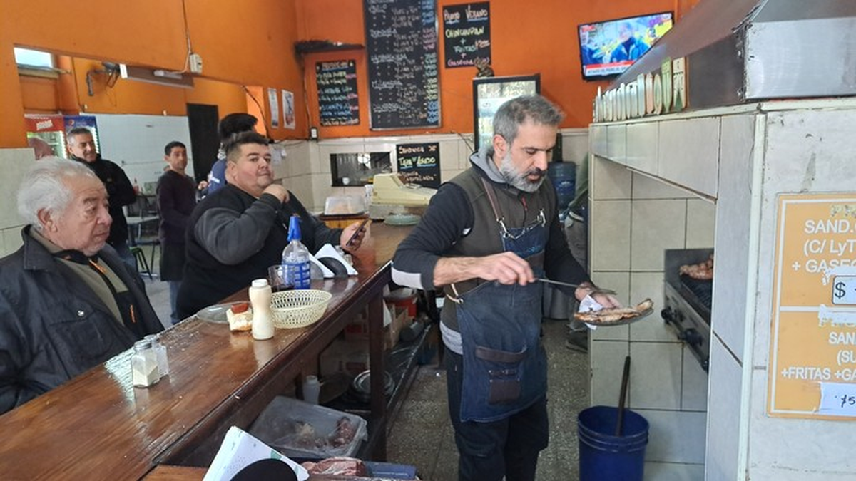 Colonia 10 de julio, un bodegón que tenés que conocer. (Foto: Clarín). Colonia 10 de julio, un bodegón que tenés que conocer. (Foto: Clarín).
