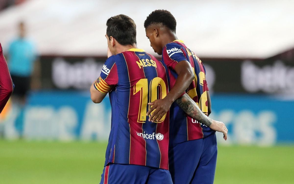 Ansu Fati y Lionel Messi.