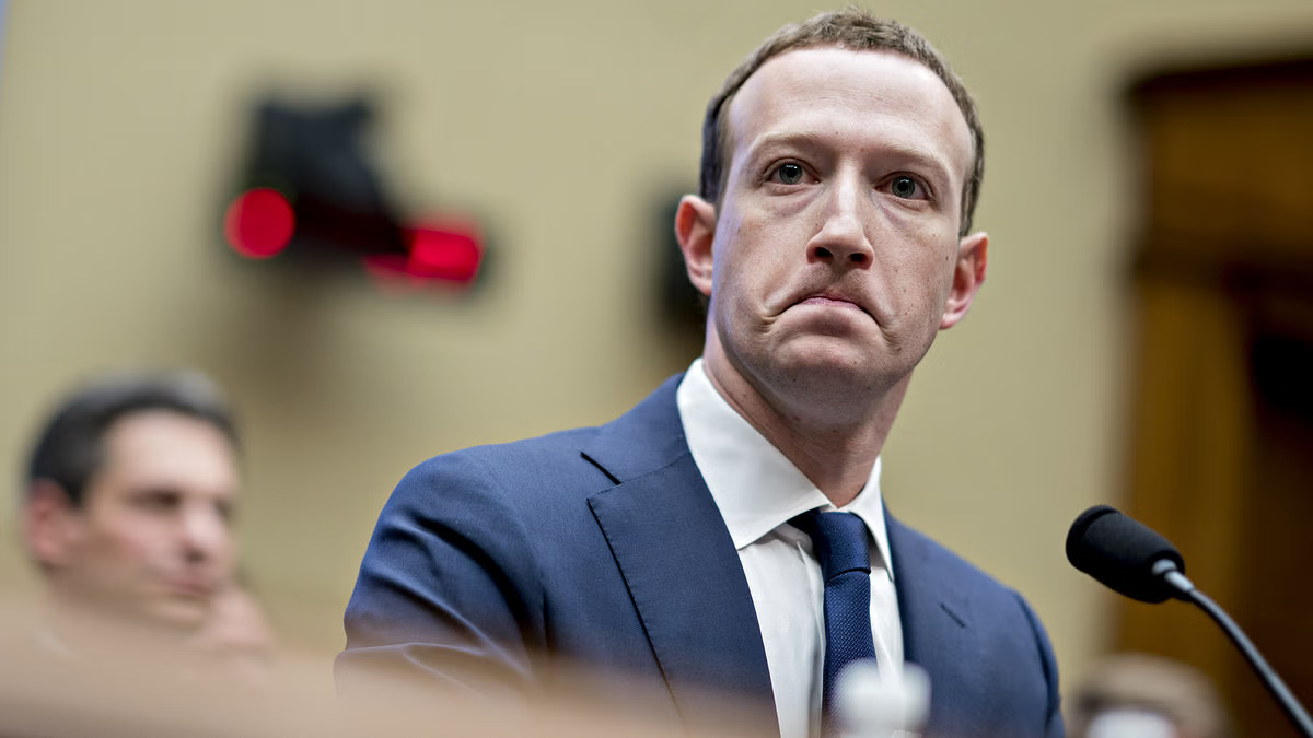 Mark Zuckerberg furiosos con los filtradores de documentos sensibles de Meta. Mark Zuckerberg furiosos con los filtradores de documentos sensibles de Meta.