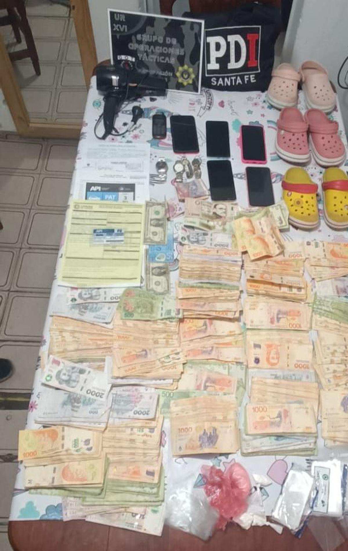 La causa que investiga el MPA ya tiene a dos rosarinos y cuatro cordobeses detenidos y en prisión preventiva. La causa que investiga el MPA ya tiene a dos rosarinos y cuatro cordobeses detenidos y en prisión preventiva.