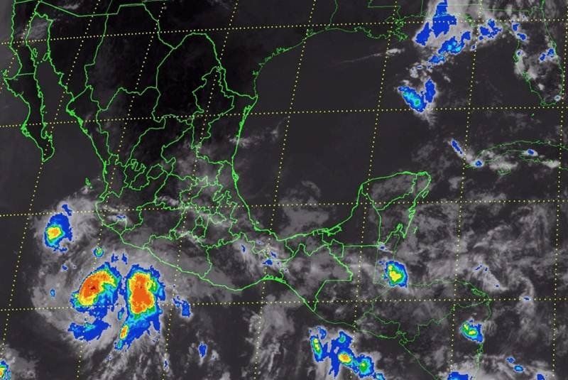 La tormenta tropical conocida como Cristina  ganó fuerza la madrugada de este miércoles para convertirse en huracán de categoría 1