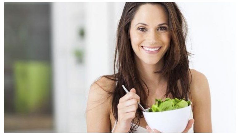 Estos son los horarios en los que se debe comer para bajar de peso