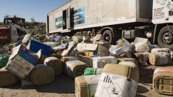 La tercera edición de las Jornadas Internacionales sobre la Ley de Envases Vacíos de Fitosanitarios tuvo lugar en Rosario. La tercera edición de las Jornadas Internacionales sobre la Ley de Envases Vacíos de Fitosanitarios tuvo lugar en Rosario.