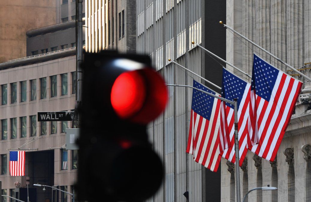 Wall Street resiste a 100 días de la guerra entre Estados Unidos e Irán, pero los mercados siguen atentos al petróleo, Ormuz y una posible suba de tasas de la Fed. Wall Street resiste a 100 días de la guerra entre Estados Unidos e Irán, pero los mercados siguen atentos al petróleo, Ormuz y una posible suba de tasas de la Fed.