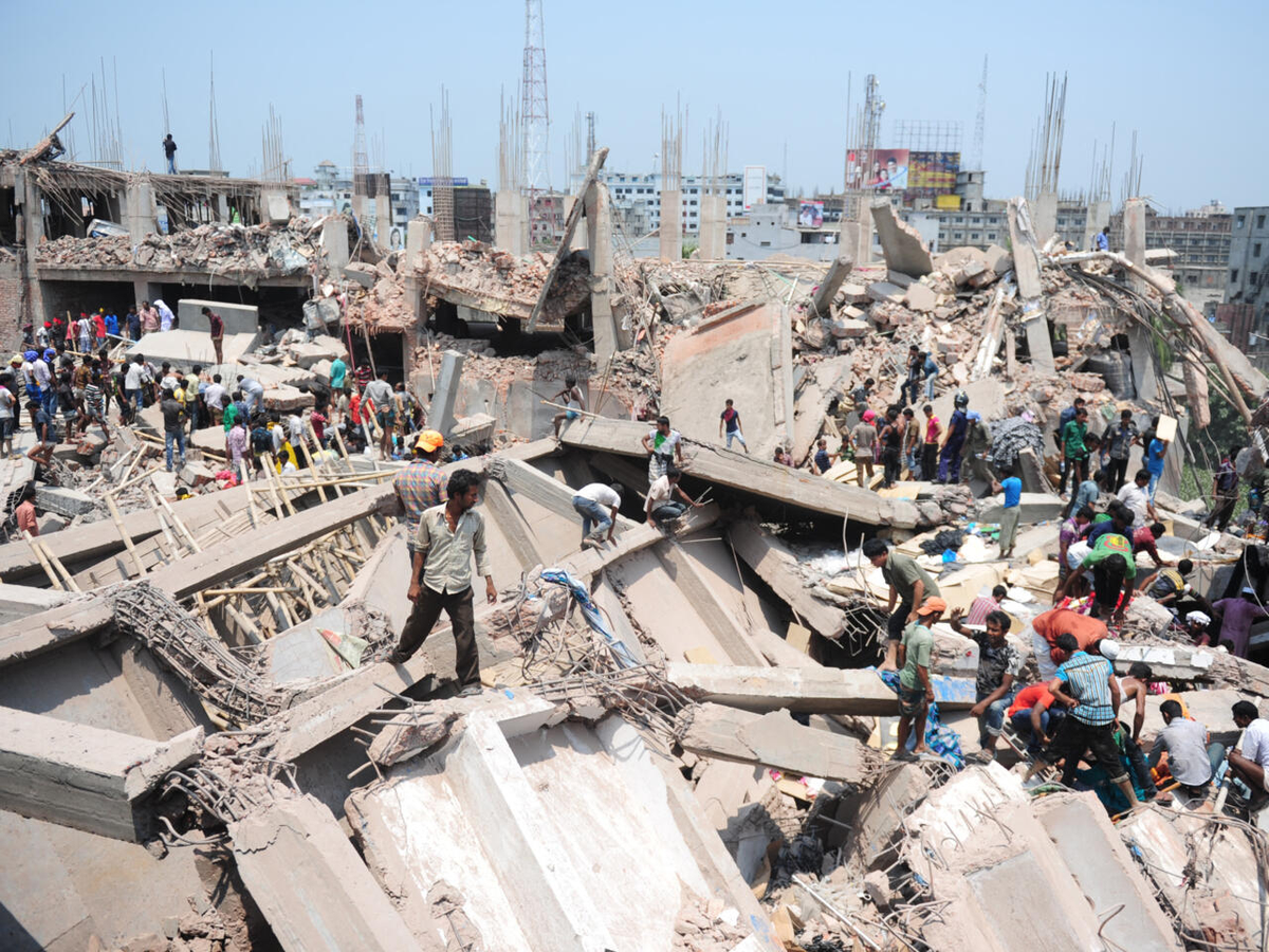 La p&eacute;sima situaci&oacute;n edilicia en Bangladesh propende a desastres.