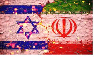 Colin Clarke, investigador principal del Centro Soufan con sede en Nueva York, dijo que los combates “golpe a golpe” entre Isael e Irán probablemente continuarán al menos durante las próximas 24 a 48 horas. Colin Clarke, investigador principal del Centro Soufan con sede en Nueva York, dijo que los combates “golpe a golpe” entre Isael e Irán probablemente continuarán al menos durante las próximas 24 a 48 horas.