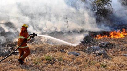 Bomberos prenden fuego a Ambiente y meten sirenazo