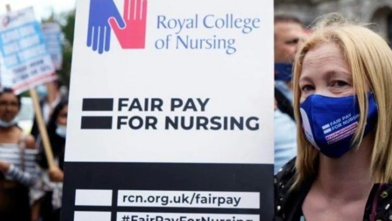 Huelga histórica en Reino Unido: 300.000 enfermeras de paro
