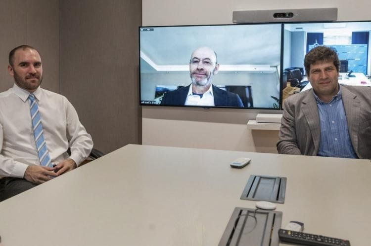 La foto de Guzmán, Chodos y un virtual Rosen en la pantalla procuraron mostrar que las relaciones no tuvieron mayor impacto por las palabras de Solá.