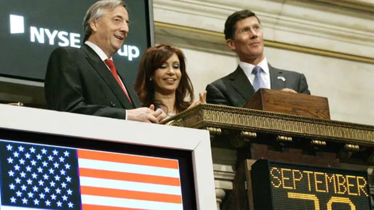 Néstor Kirchner y Cristina Fernández en Wall Street, en 2006. Néstor Kirchner y Cristina Fernández en Wall Street, en 2006.