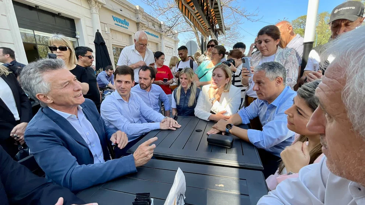 Mauricio Macri acompañado en su visita a Rafaela. Mauricio Macri acompañado en su visita a Rafaela. 