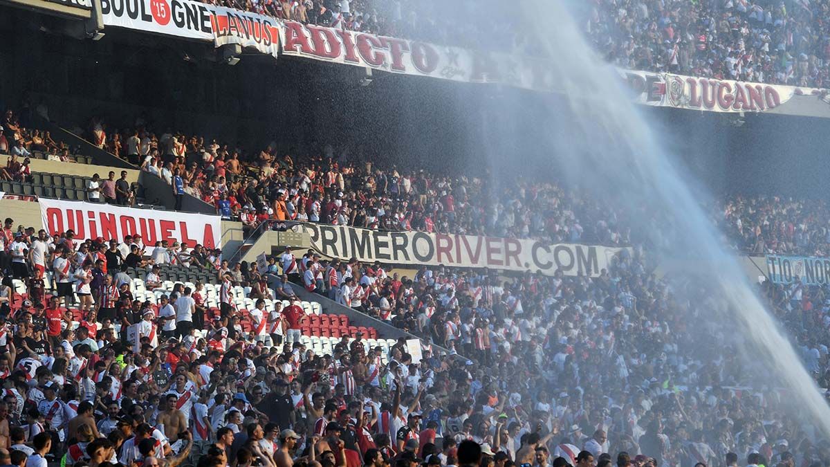 Oscar Ruggeri explotó contra sus compañeros en ESPN por el debate entre La Bombonera y el Monumental en que “tenés una mentalidad de hace 70 años”. (Foto: Télam)