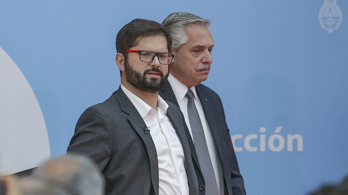 Gabriel Boric y Alberto Fernández, un vínculo que se tensa.