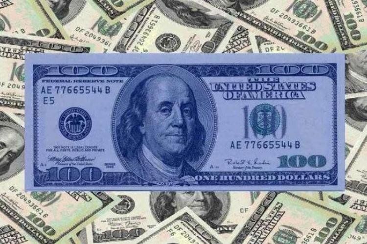 El dólar blue se recalienta en el final del año.