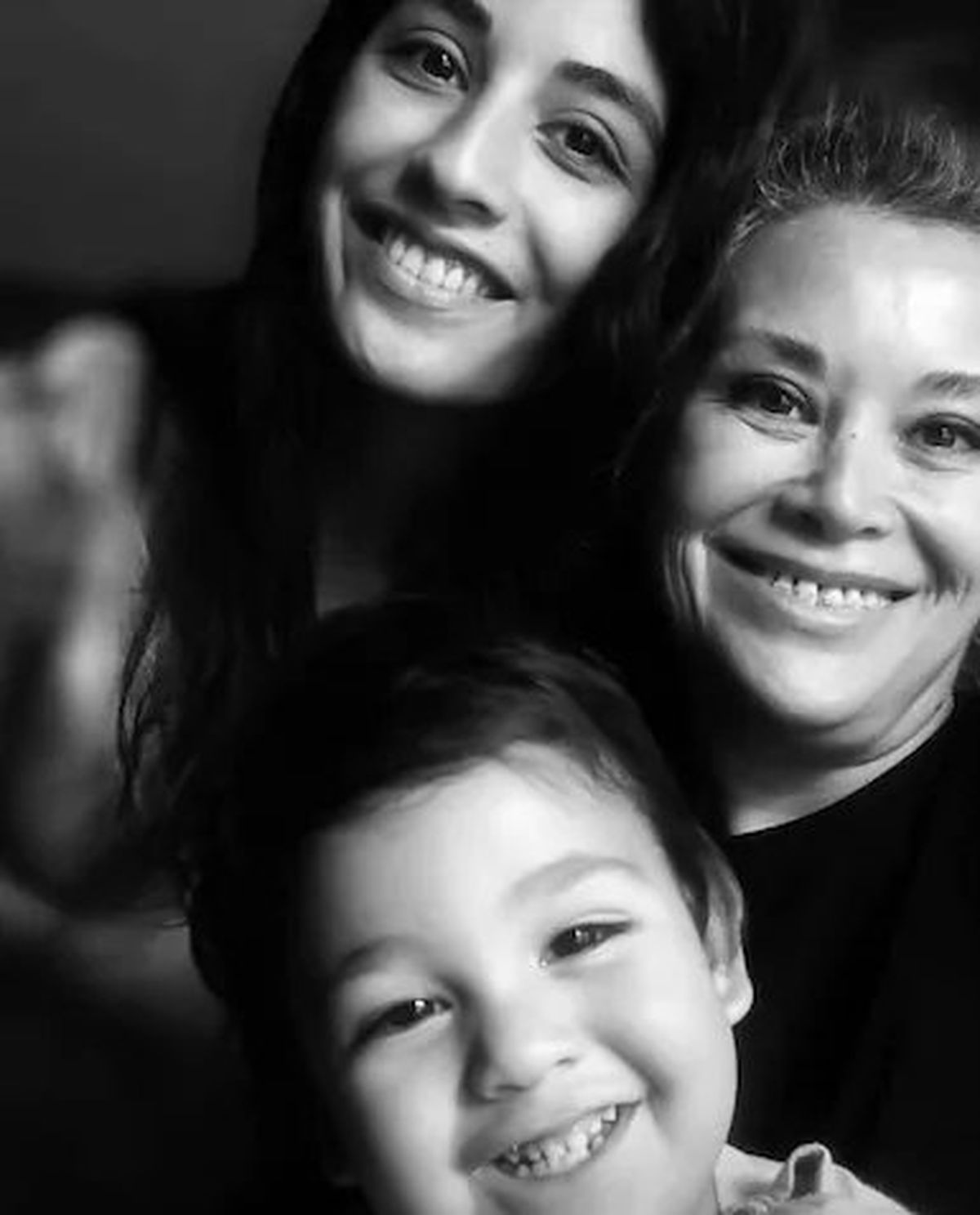 Luna Giardina, su hijo, y su madre Mariel Zamudio. Luna Giardina, su hijo, y su madre Mariel Zamudio.