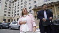 Adriana Nechevenko de Schuster, la escribana que validó las escrituras de los dos inmuebles que posee a Manuel Adorni en el barrio porteño de Caballito y en un country de Exaltación de la Cruz, se presentó ante el fiscal Gerardo Pollicita. Adriana Nechevenko de Schuster, la escribana que validó las escrituras de los dos inmuebles que posee a Manuel Adorni en el barrio porteño de Caballito y en un country de Exaltación de la Cruz, se presentó ante el fiscal Gerardo Pollicita.