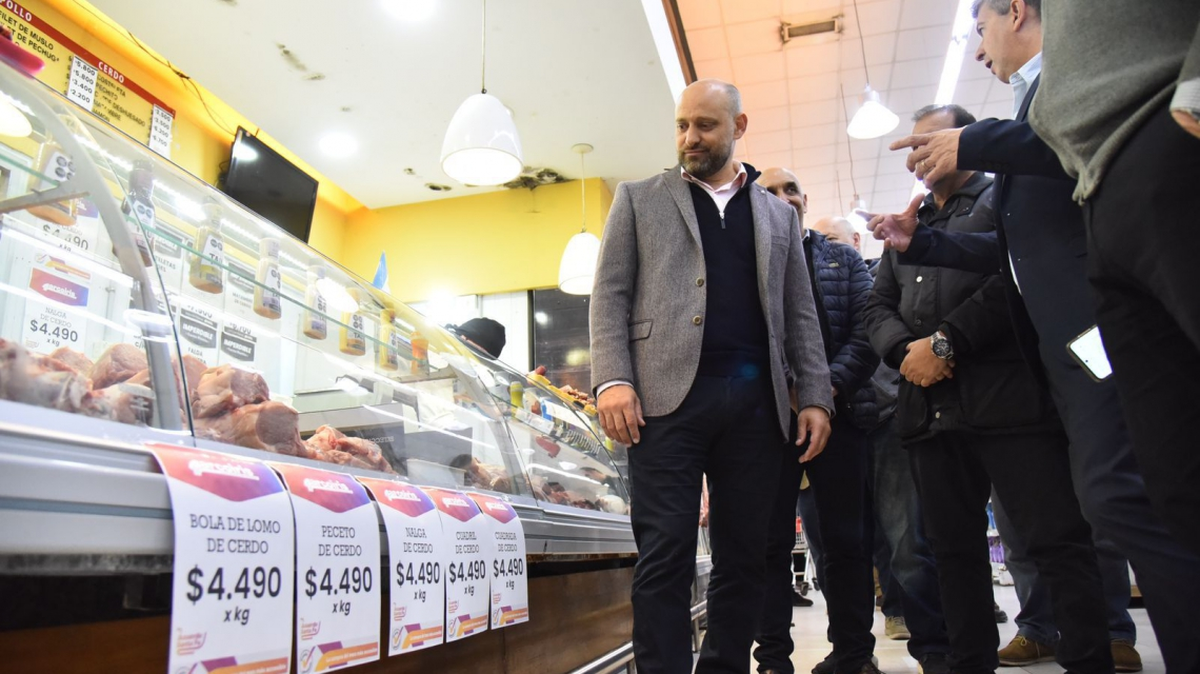 El objetivo de fomentar el consumo en comercios de diferentes rubros, estableciendo precios de referencia en diversos productos en góndola. El objetivo de fomentar el consumo en comercios de diferentes rubros, estableciendo precios de referencia en diversos productos en góndola. 