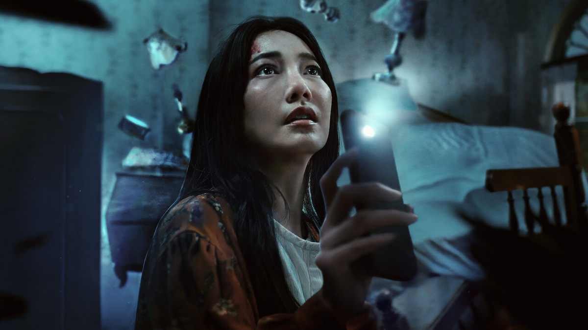 "No vengas a casa" es la nueva miniserie furor de Netflix, con una historia de terror que no te va a dejar despegarte de la pantalla "No vengas a casa" es la nueva miniserie furor de Netflix, con una historia de terror que no te va a dejar despegarte de la pantalla