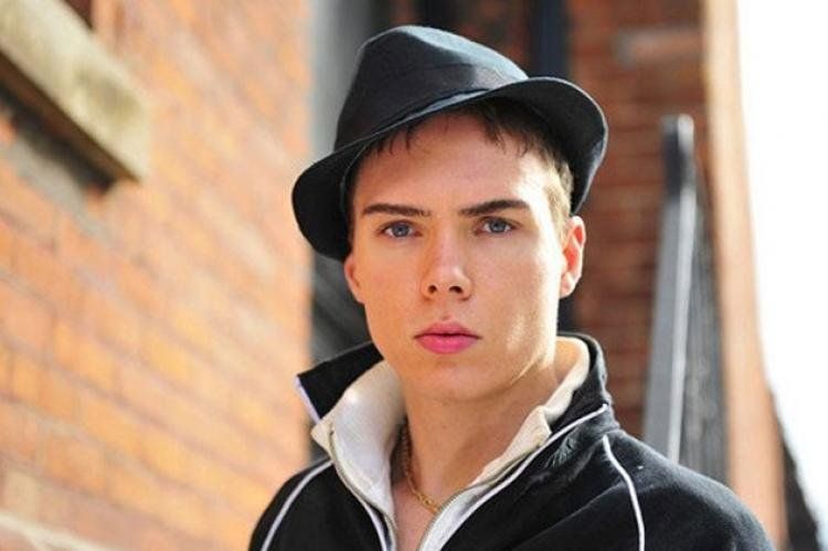 Rocco Luka Magnotta está siendo buscado en Francia.