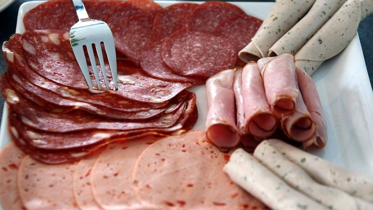Algunos hábitos poco saludables, como el consumo de carnes rojas ultraprocesadas, así también como el alcohol y el tabaco, aumentan el riesgo de desarrollar cáncer de páncreas. Algunos hábitos poco saludables, como el consumo de carnes rojas ultraprocesadas, así también como el alcohol y el tabaco, aumentan el riesgo de desarrollar cáncer de páncreas.