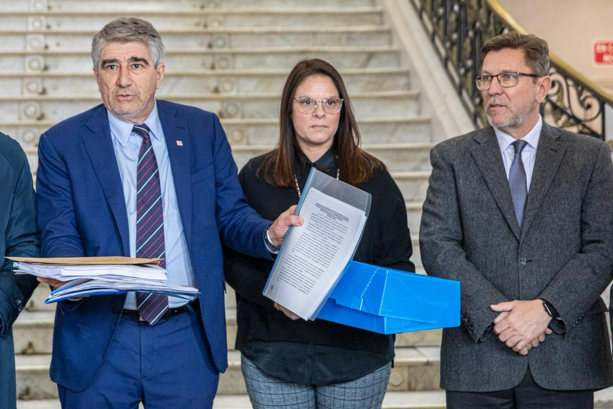 La Provincia recibió el informe elaborado por la Comisión legislativa que analizó la situación de la caja jubilatoria santafesina. La Provincia recibió el informe elaborado por la Comisión legislativa que analizó la situación de la caja jubilatoria santafesina. 