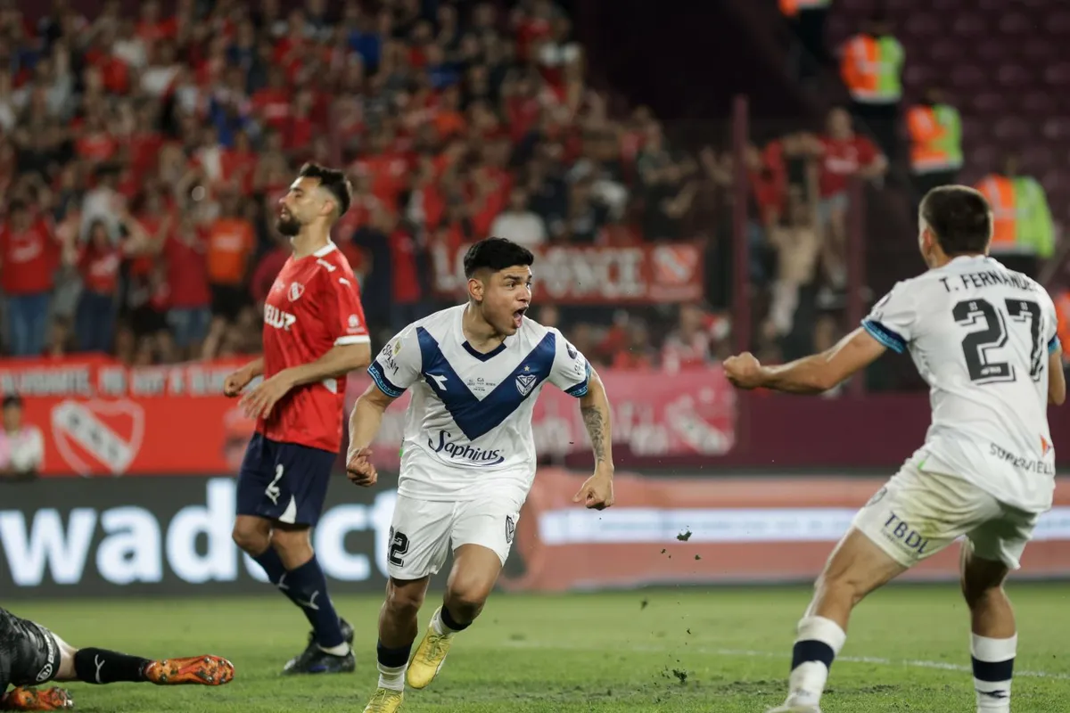 Aquino, el autor del gol que le dió el pase a la semifinal de Copa Argentina a Vélez.