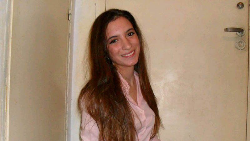 En principio se pensó Ángeles podía haber sido asesinada y arrojada a la basura cerca del predio de la CEAMSE de Colegiales donde tenía clases de gimnasia, pero todo cambió cuando se encontró el video de las cámaras que a las 9:50 la grabaron llegando a s