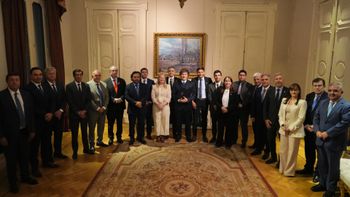 Javier Milei-Jorge Macri abrazo impensado y