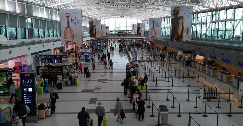 Aeropuertos, Vuelos, impuestos