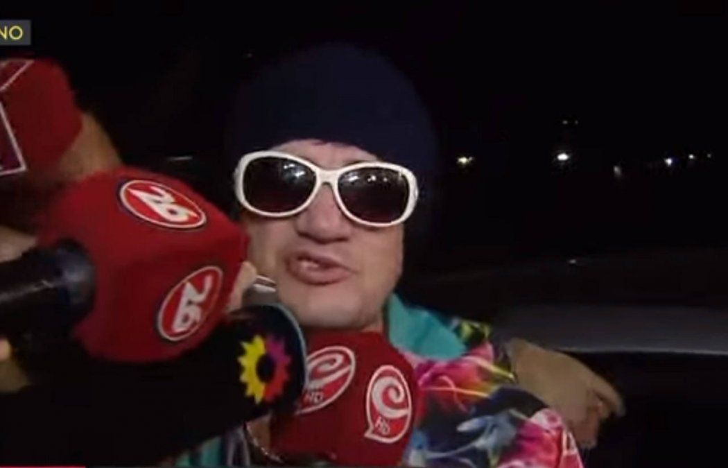 Pity Álvarez al entregarse en la comisaría de Villa Lugano (Foto: Captura de TV)