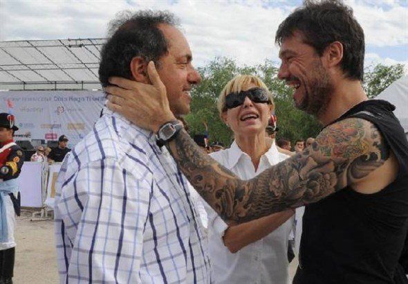 Daniel Scioli busca apoyo de Marcelo Tinelli para retomar el control de su desgastada campaña