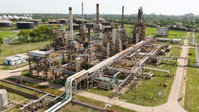 Tras luz verde de YPF, volverá a operar histórica refinería del país