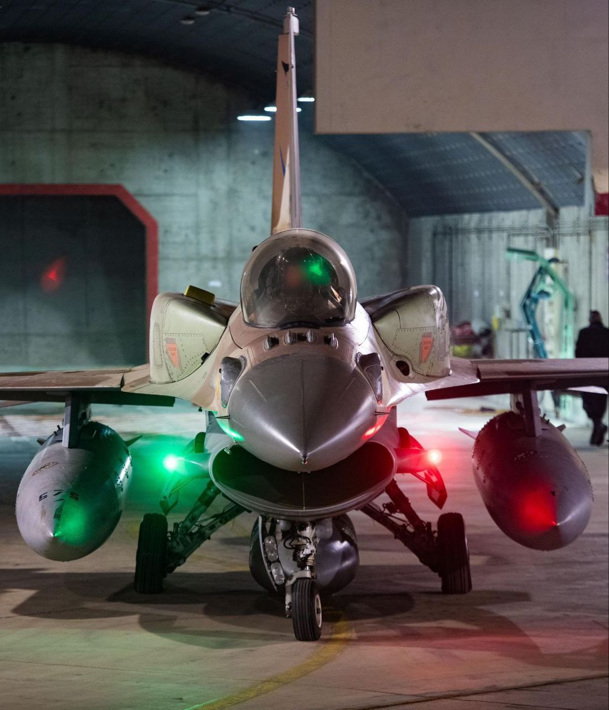 Aviones F-15 y F-16 provistos por USA fueron utilizados por Israel para el ataque a Irán. Aviones F-15 y F-16 provistos por USA fueron utilizados por Israel para el ataque a Irán.