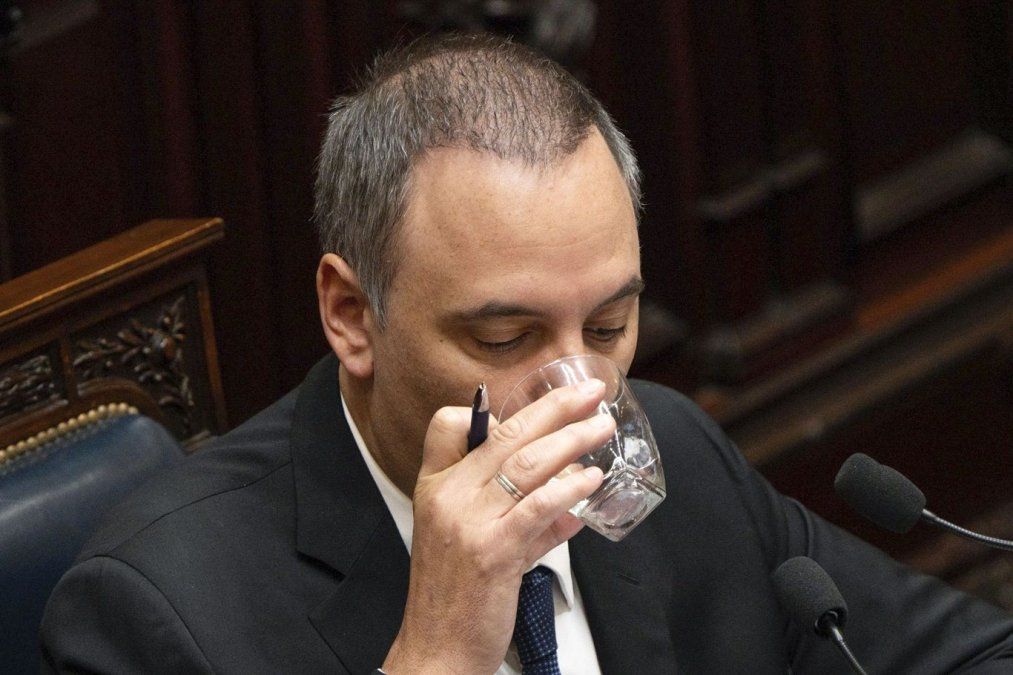 Según Santilli, Manuel Adorni estaba Según Santilli, Manuel Adorni estaba