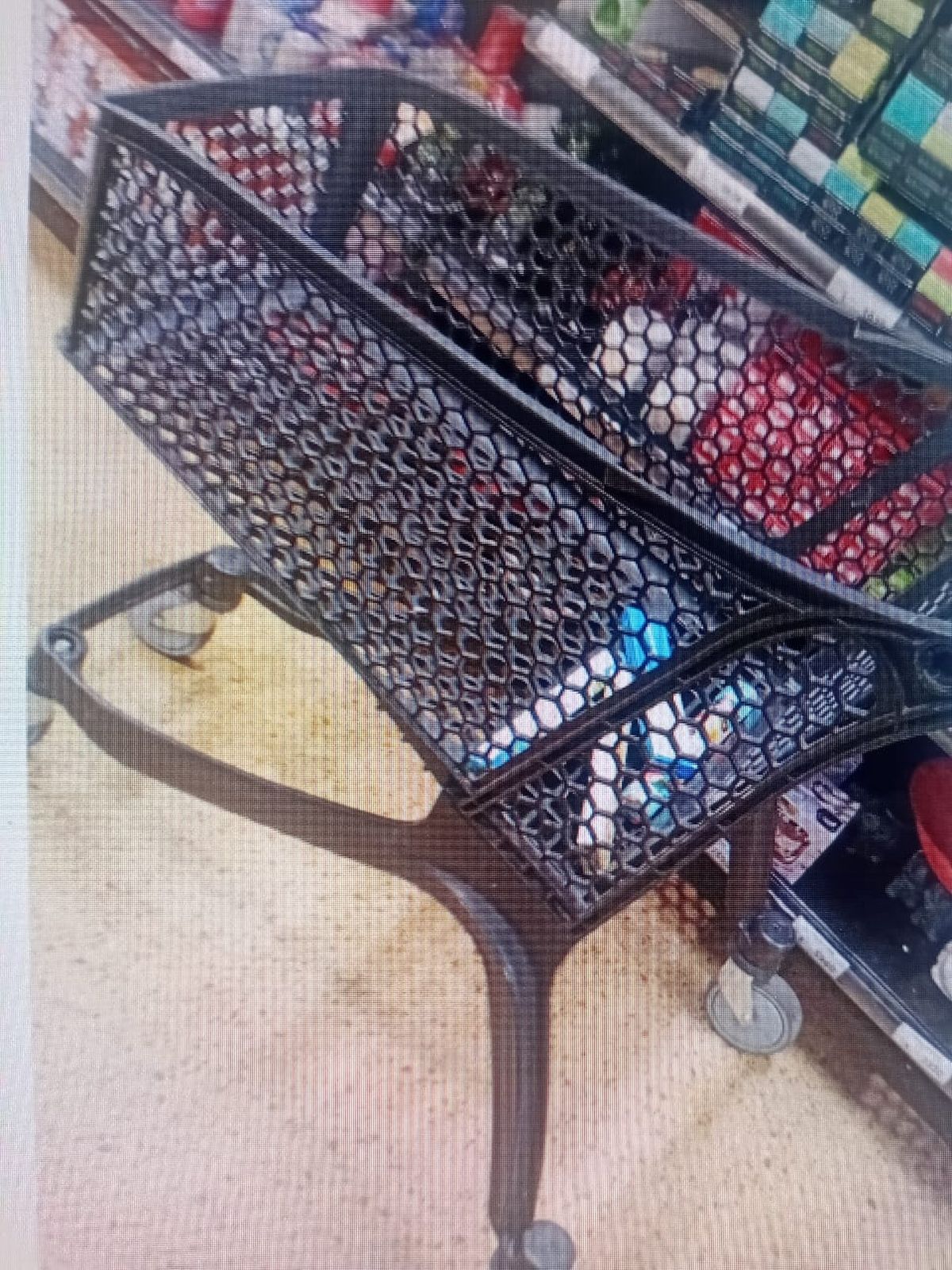 Supermercado La Reina, Rosario, incorporó carros más chicos y de plástico. Una tendencia que se repite en toda la Argentina Supermercado La Reina, Rosario, incorporó carros más chicos y de plástico. Una tendencia que se repite en toda la Argentina