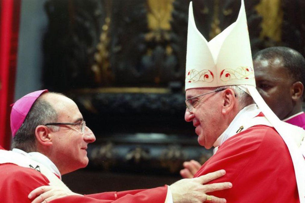 El Papa Francisco y la apertura a los gays que ha sido cuestionada por el ala conservadora de la Iglesia