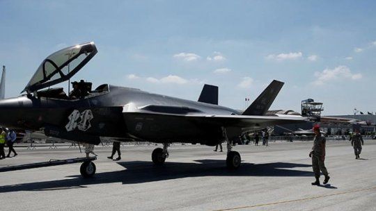 Un F35, el avión de combate top de USA. Un F35, el avión de combate top de USA.