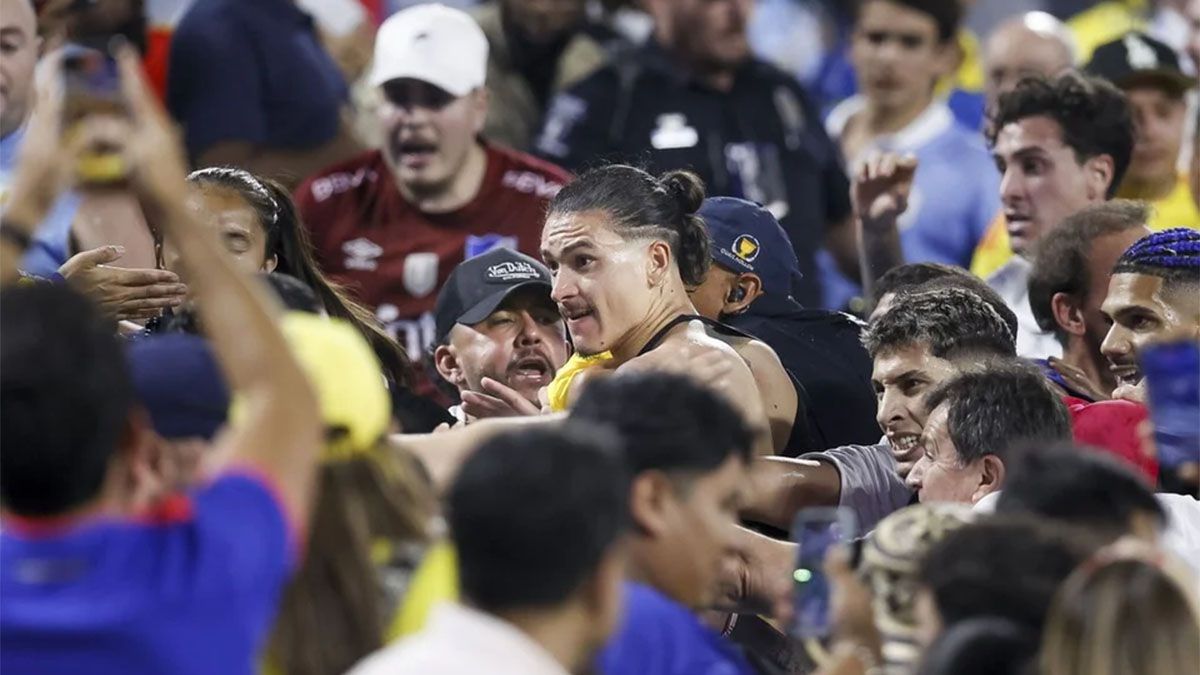 Uruguay y Colombia encendieron la previa del duelo que ambos animarán por las Eliminatorias para el Mundial 2026 tras el escándalo en la Copa América. Uruguay y Colombia encendieron la previa del duelo que ambos animarán por las Eliminatorias para el Mundial 2026 tras el escándalo en la Copa América.