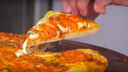 Inflación & pizza: Chau Mauricio Macri y Alberto Fernández